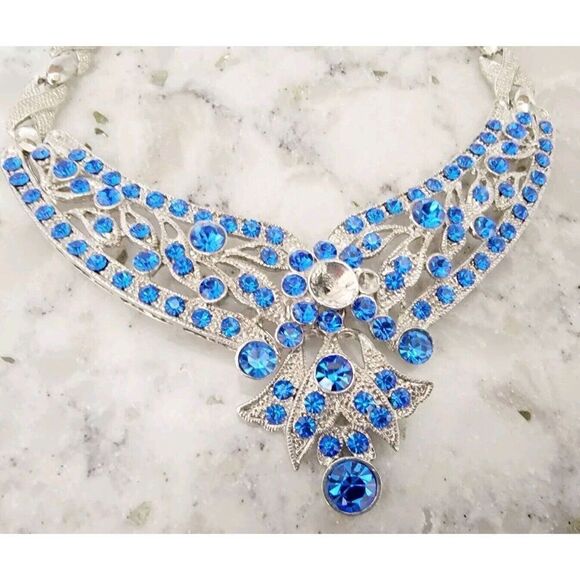 Vintage 80's/90's Necklace Blue Crystal‎ Rhinestone Art Glass *2 Stones MISSING* - Picture 1 of 10